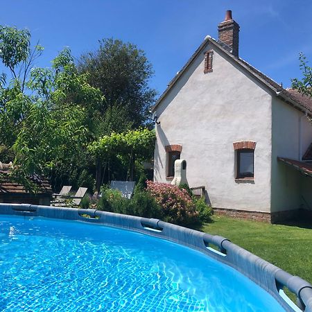 Villa Les Rossignols à Saint-Jeanvrin Extérieur photo