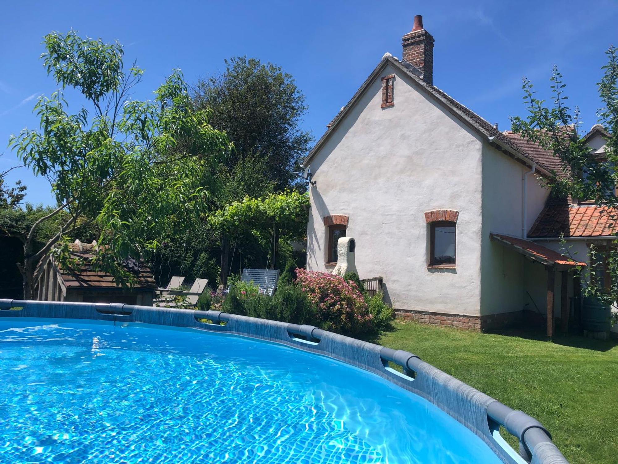 Villa Les Rossignols à Saint-Jeanvrin Extérieur photo