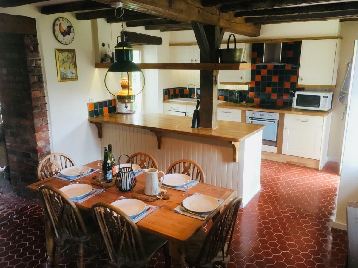 Villa Les Rossignols à Saint-Jeanvrin Extérieur photo